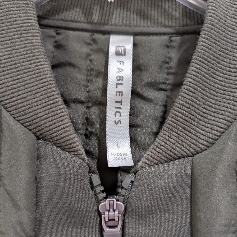 Fabletics Pisa Puffer Quilted Jacket Olive Green Women's Size Large - Picture 8 of 10